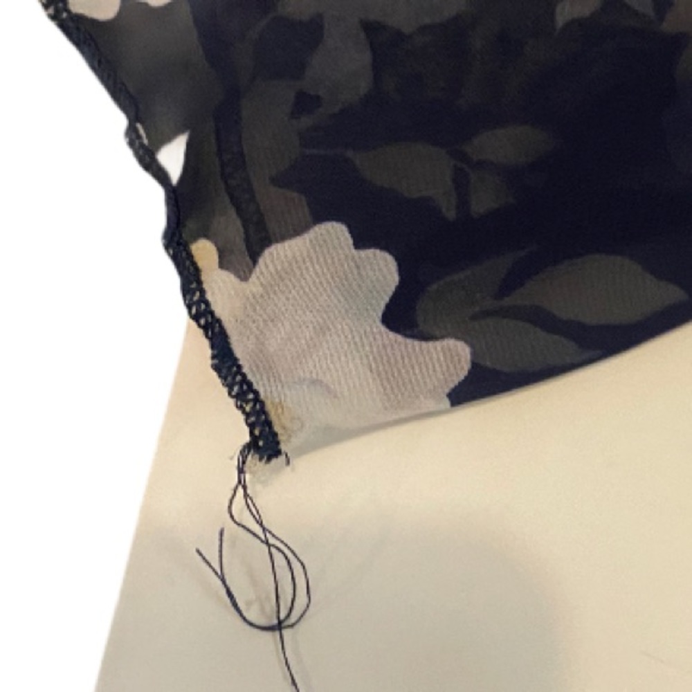 Torrid 4 Sheer Floral Navy Blouse *FLAW* - Picture 7 of 9